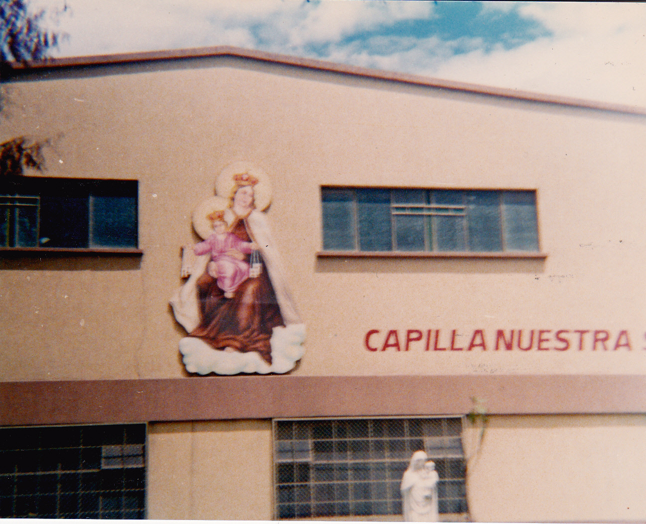 https://arquimedia.s3.amazonaws.com/330/historia/capilla-nsc1jpg.jpg